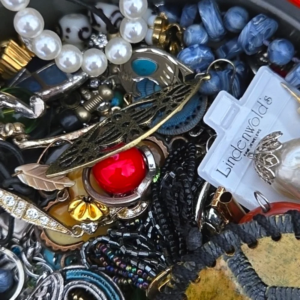 Crafting Beads/Stones/Charms/Broken Jewelry/Etc.
